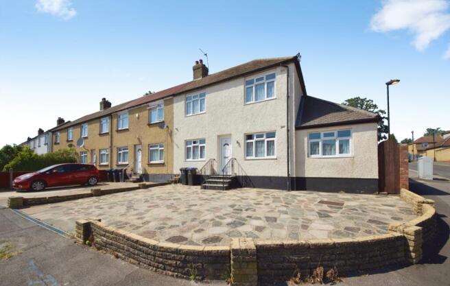 3 bed property, in Cowper Gardens, £650,000