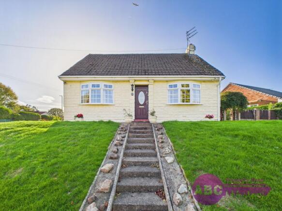 4 bed property, in Rivacre Road, £240,000