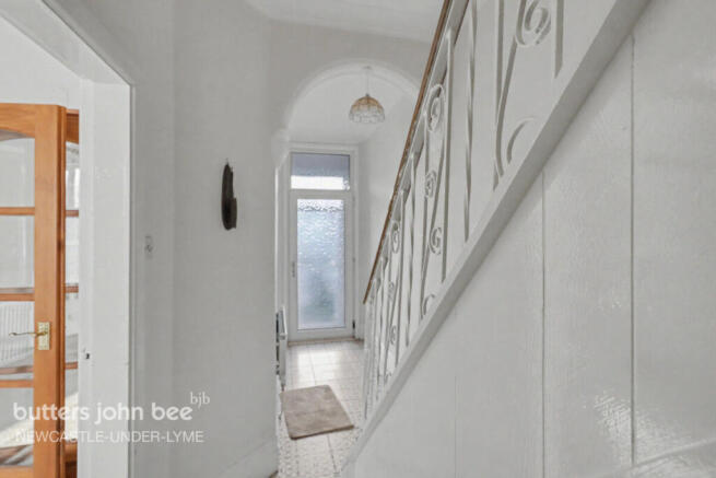 4 bed property, in Albert Terrace, £230,000
