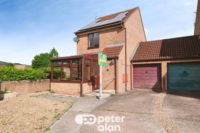 2 bed property, in Grosmont Close, £230,000
