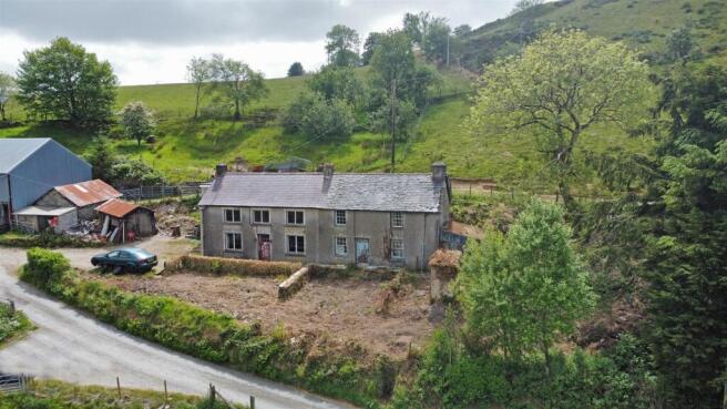 6 bed property, in Devils Bridge, £650,000