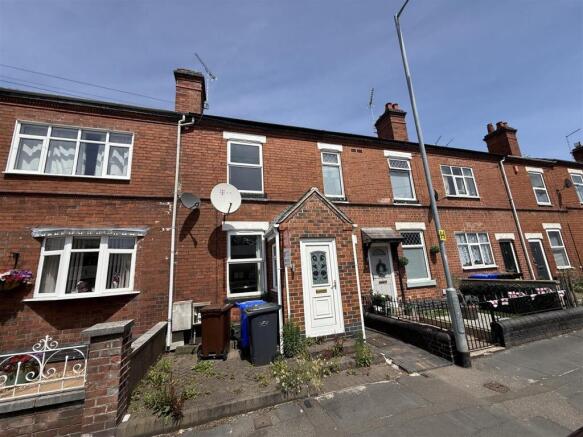 3 bed property, in Woods Lane, £140,000
