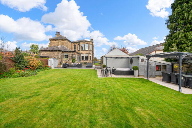 3 bed property, in 63 Victoria Road, £575,000