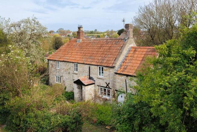 4 bed property, in Hazel Mount, £600,000