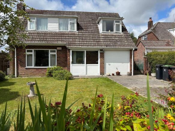 4 bed property, in Pix Mead Gardens, £370,000