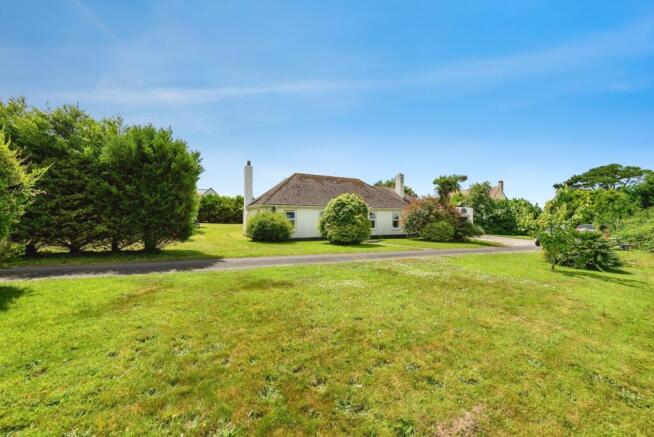 3 bed property, in Catalina Row, £550,000