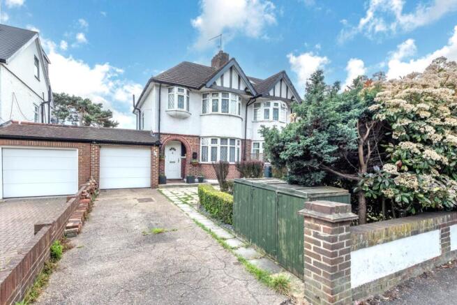 3 bed property, in Epsom Road, £615,000