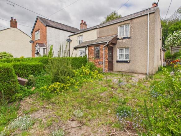 2 bed property, in Dingle Lane, £150,000