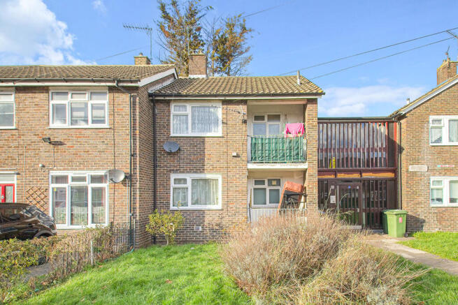1 bed property, in Panfield Road, £185,000