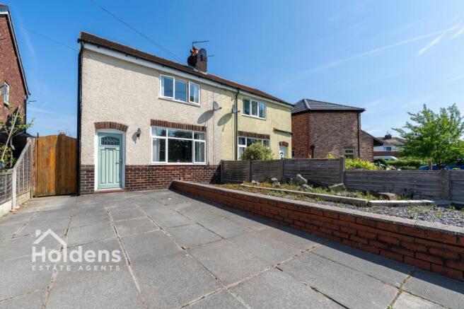 2 bed property, in St. Cuthberts Road, £159,950