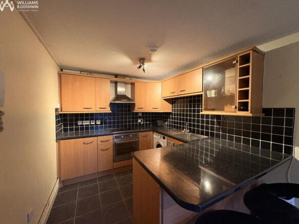 1 bed property, in Garth Road, £79,950