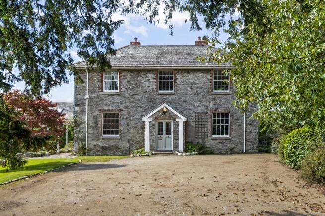 5 bed property, in Ottery, £770,000