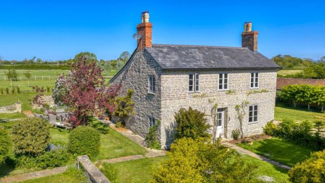4 bed property, in A rural position between Somerton and Castle Cary, £995,000