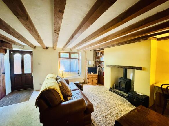 1 bed property, in New Row, £125,000