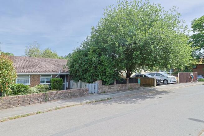 3 bed property, in Haven Road, £360,000