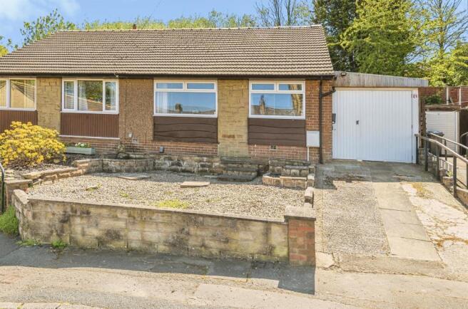 2 bed property, in St John's Drive, £230,000