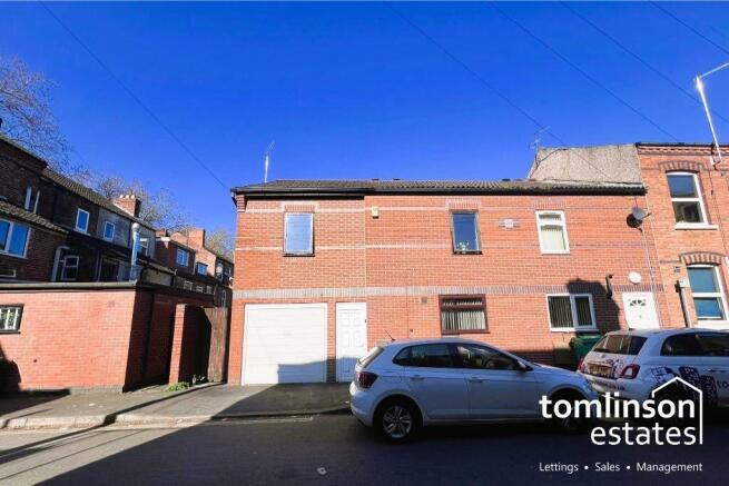 4 bed property, in Hart Street, £290,000