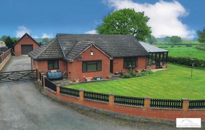 3 bed property, in Little Green, £695,000