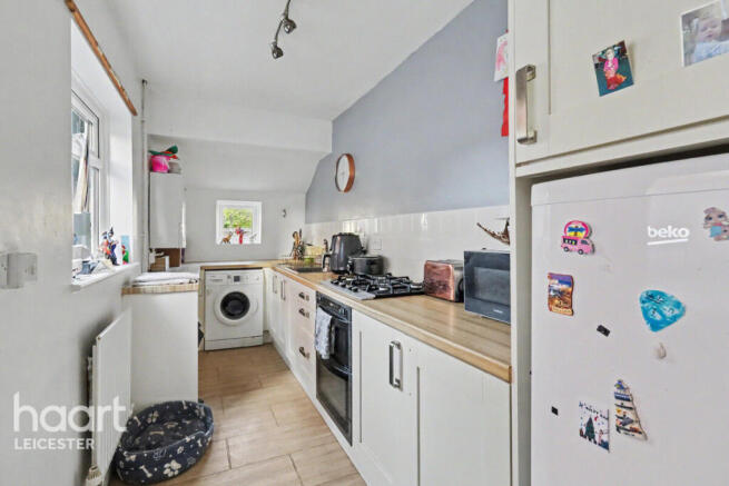 2 bed property, in North Street, £170,000