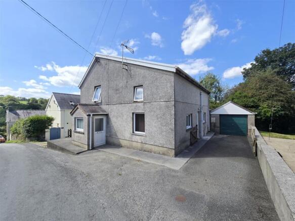 4 bed property, in Cwmfelin Mynach, £164,995