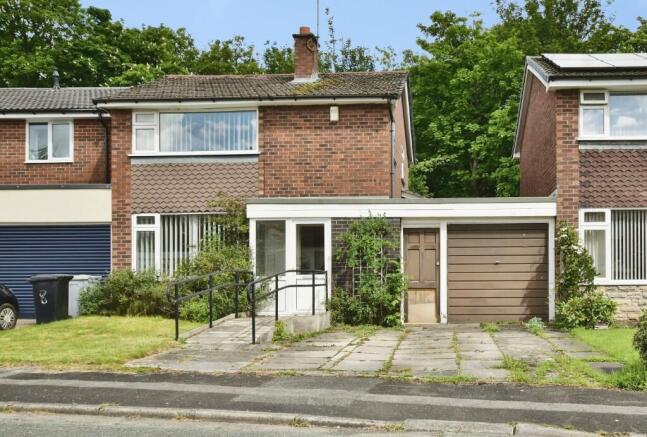 4 bed property, in Forester Avenue, £340,000