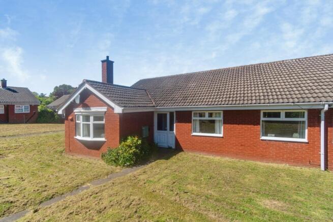 3 bed property, in Weston Drive, £270,000