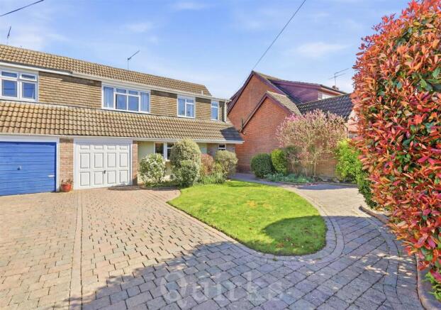 5 bed property, in Springfield Road, £675,000