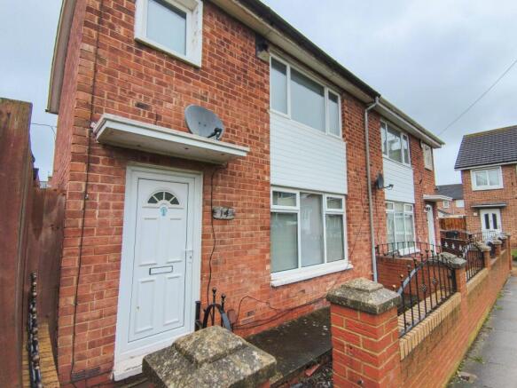2 bed property, in Brettenham Avenue, £77,000