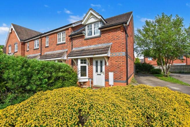 2 bed property, in Thomas Chapman Grove, £220,000