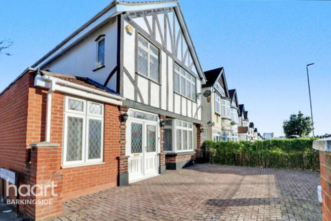 4 bed property, in Woodford Avenue, £950,000