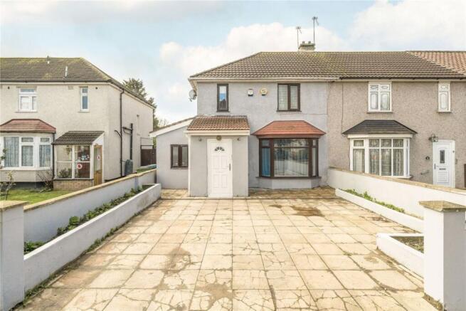 3 bed property, in Rochester Way, £600,000