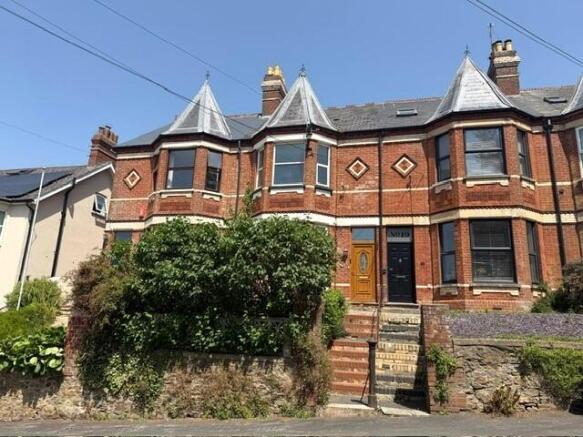 3 bed property, in Church Hill, £375,000