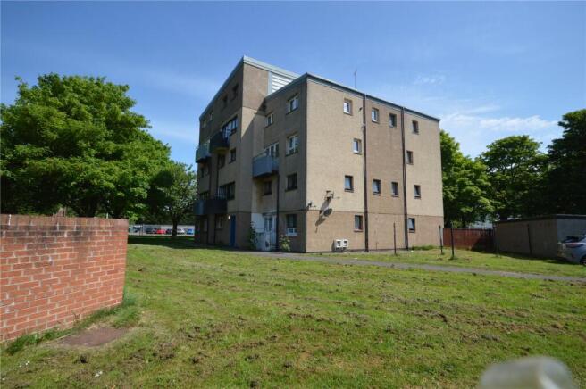 2 bed property, in Kersiebank Avenue, £47,500