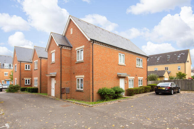 2 bed property, in Sullivan Close, £160,000