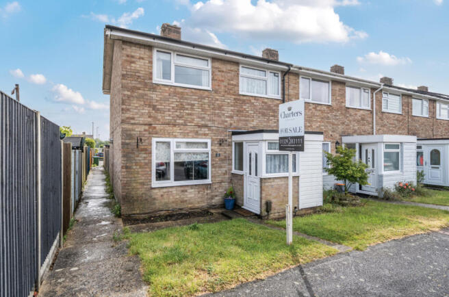 3 bed property, in St James Way, £295,000