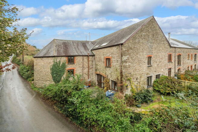 3 bed property, in Aveton Gifford, £425,000