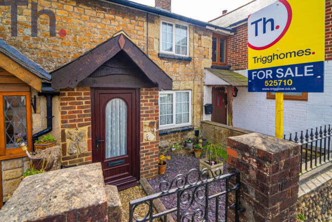 2 bed property, in Sandown PO36, £188,500