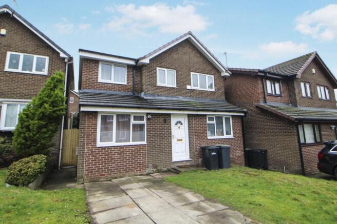 5 bed property, in The Croft, £385,000