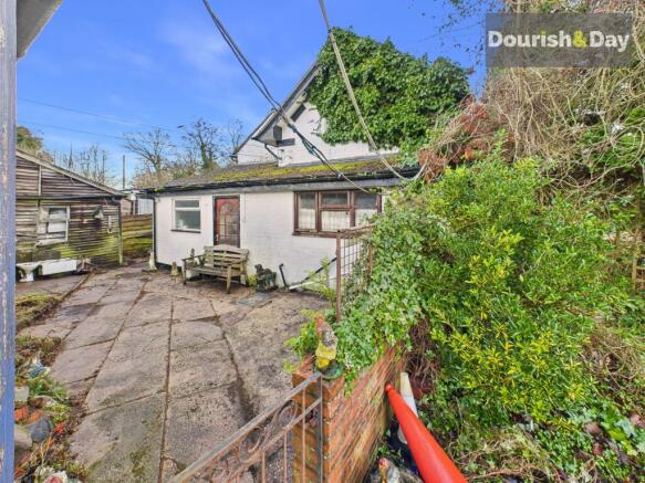 3 bed property, in Whitchurch SY13, £400,000
