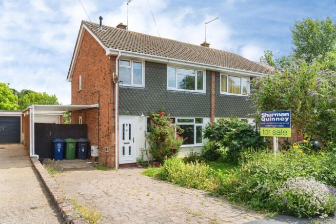 3 bed property, in Pound Road, £220,000