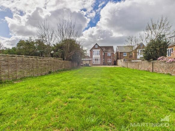7 bed property, in Ellasdale Road, £695,000