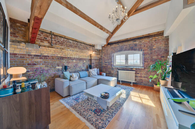 2 bed property, in Rotherhithe Street, £515,000