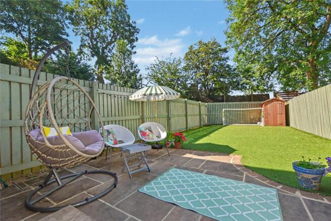 4 bed property, in Pennythorne Drive, £390,000