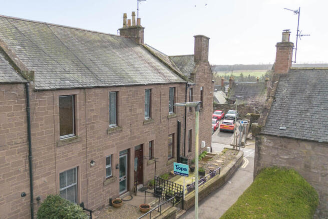 1 bed property, in St. Andrew Street, £50,000
