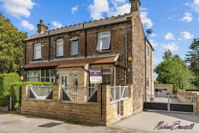 4 bed property, in Green Lane, £595,000