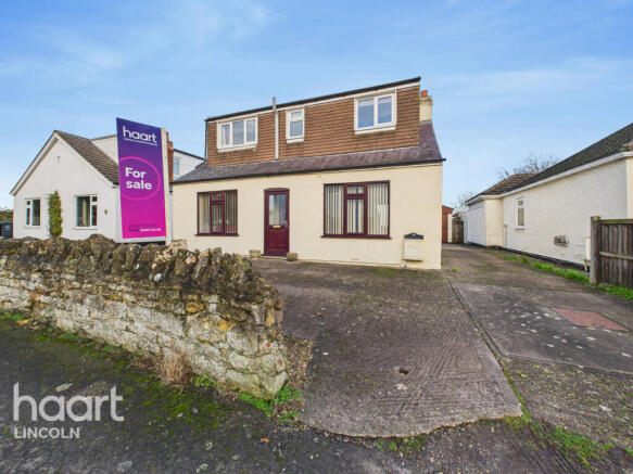 3 bed property, in Holmes Lane, £240,000
