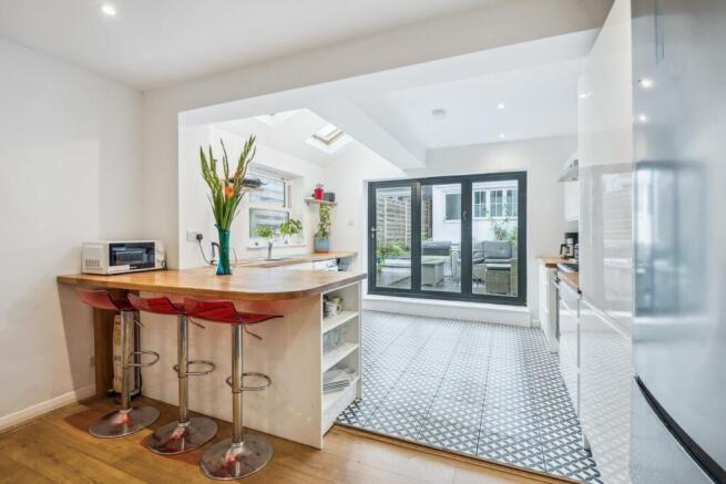 3 bed property, in Orchard Grove, £585,000