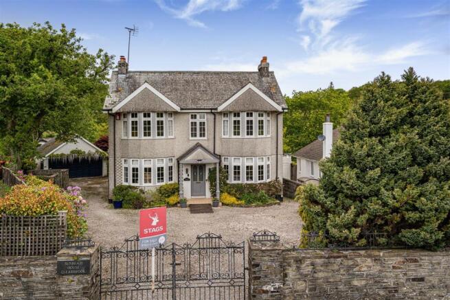 5 bed property, in Clearbrook, £750,000