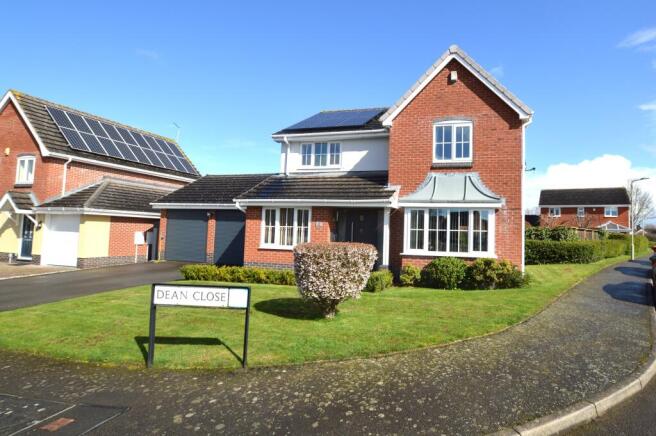 4 bed property, in Dean Close, £405,000