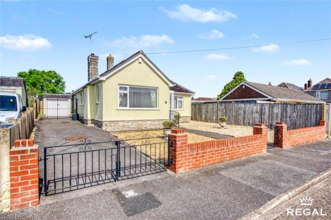 2 bed property, in Lavinia Close, £325,000